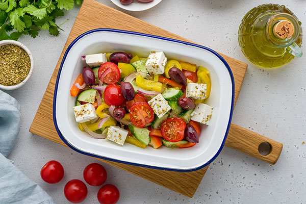receta de ensalada mediterranea con aceite de oliva