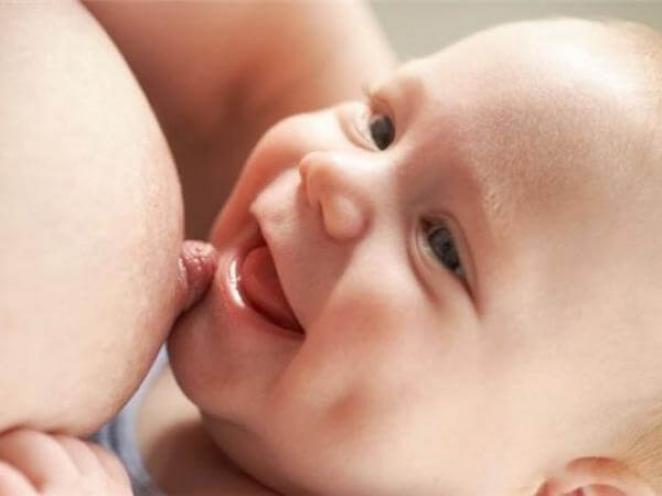 Qué es y qué beneficios tiene la lactancia materna