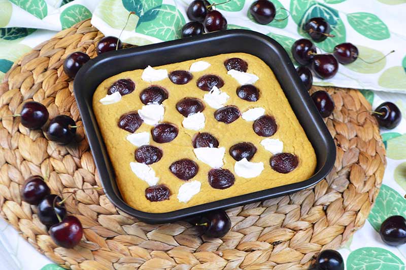 bizcocho de queso y cerezas sin azucar 1