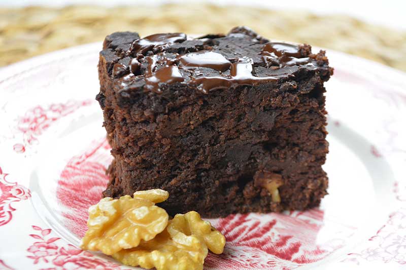 Delicioso, sano y nutritivo brownie de chocolate sin az?car, ni harinas. Hecho con garbanzos.