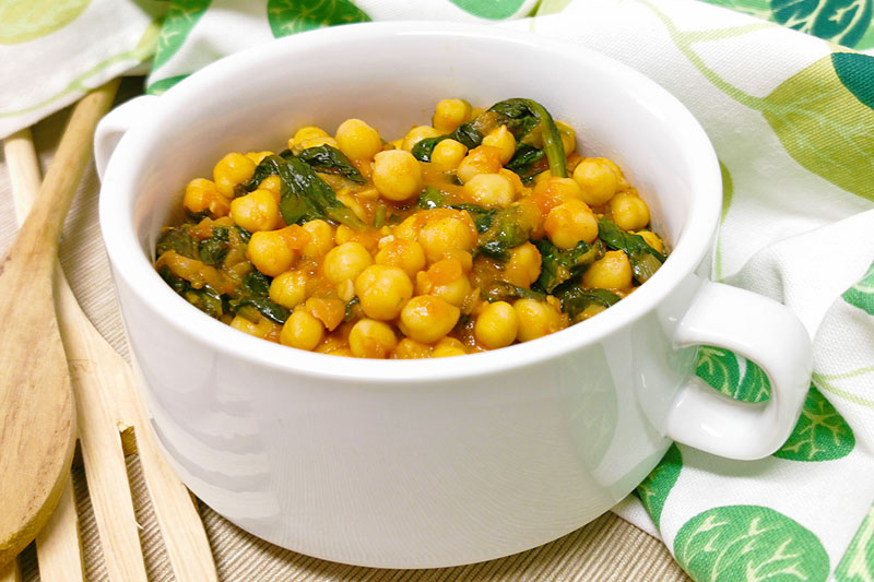 Garbanzos con espinacas y tomate