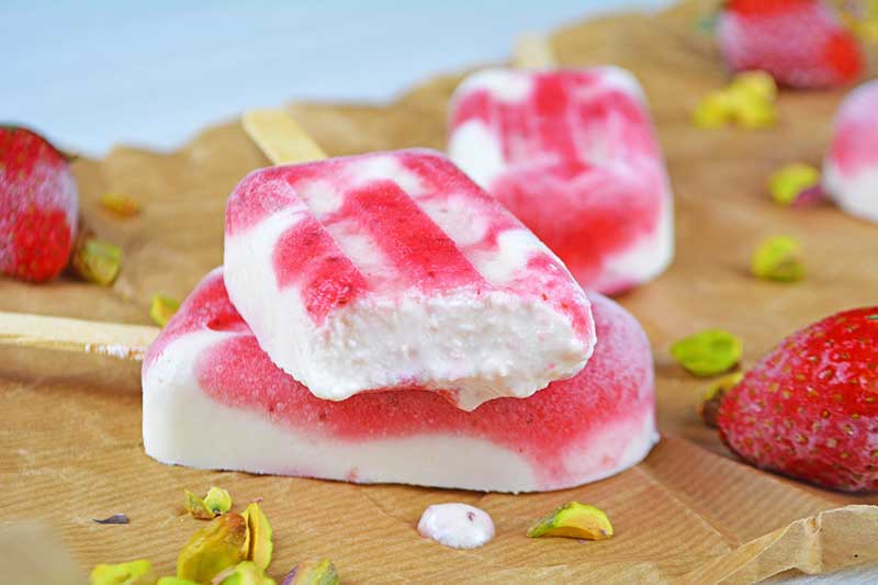 receta de helado de tarta de queso o cheesecake y fresa